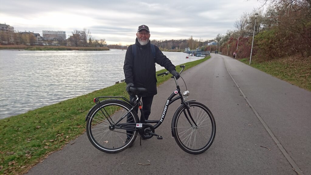 画像に alt 属性が指定されていません。ファイル名: Walsok河岸の自転車道で-1024x576.jpg